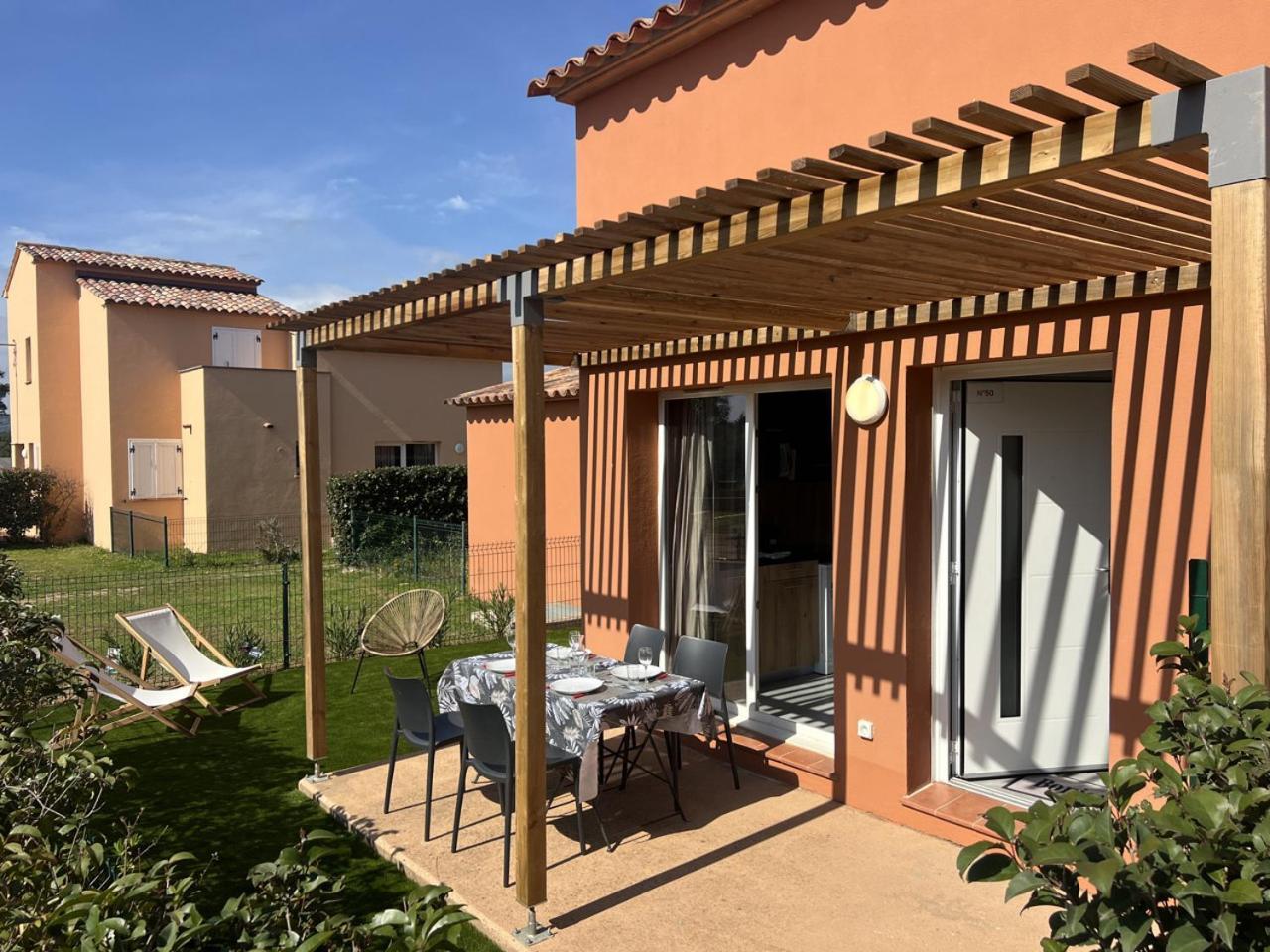 Residence Hoteliere Les Hameaux De Saint Cyprien Appartement 2 Chambres Lecci Zewnętrze zdjęcie